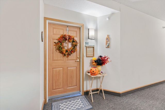 5650 Boone Avenue N 408, New Hope, MN 55428