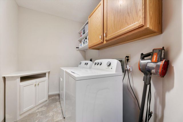 5650 Boone Avenue N 408, New Hope, MN 55428