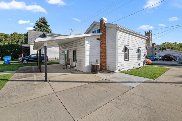 216 E Division Street, Watertown, WI 53098