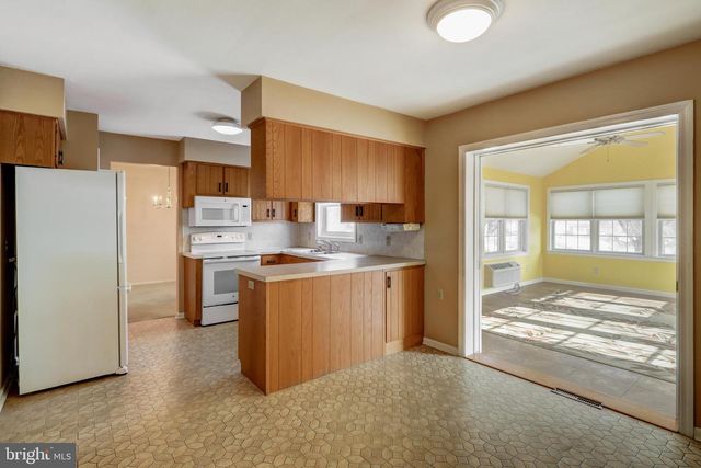 168 CAROL DR, Washington Boro, PA 17582