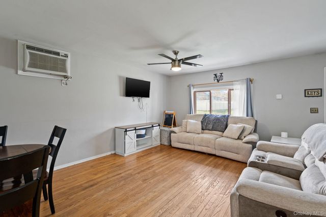 2 Northern Avenue, Walden, NY 12586