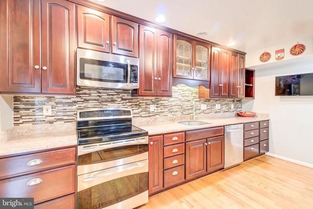 2329 S ROLFE ST, Arlington, VA 22202