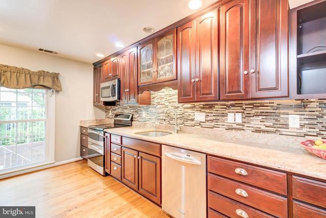 2329 S ROLFE ST, Arlington, VA 22202
