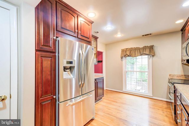2329 S ROLFE ST, Arlington, VA 22202