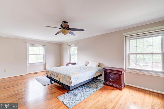 2329 S ROLFE ST, Arlington, VA 22202