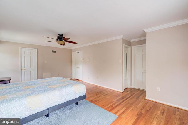 2329 S ROLFE ST, Arlington, VA 22202