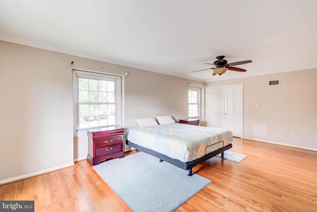 2329 S ROLFE ST, Arlington, VA 22202