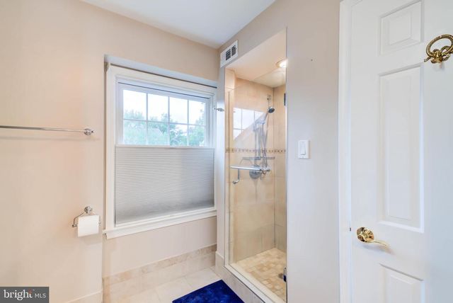 2329 S ROLFE ST, Arlington, VA 22202
