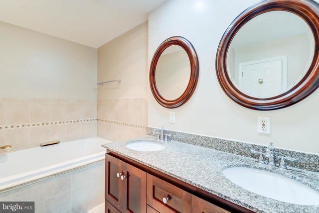 2329 S ROLFE ST, Arlington, VA 22202