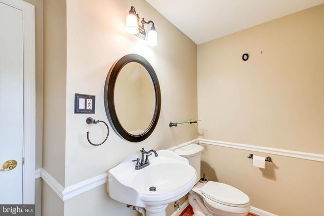 2329 S ROLFE ST, Arlington, VA 22202