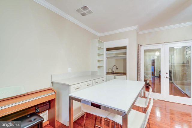 2329 S ROLFE ST, Arlington, VA 22202