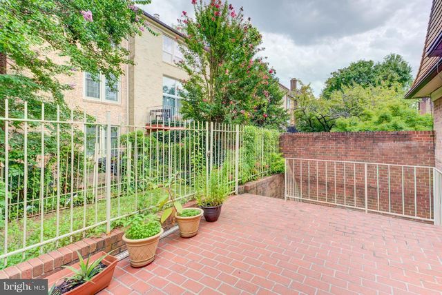 2329 S ROLFE ST, Arlington, VA 22202