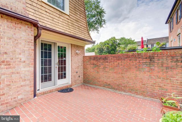 2329 S ROLFE ST, Arlington, VA 22202