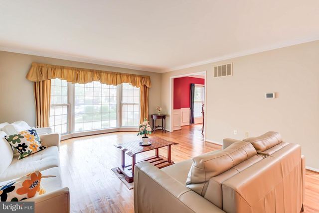 2329 S ROLFE ST, Arlington, VA 22202