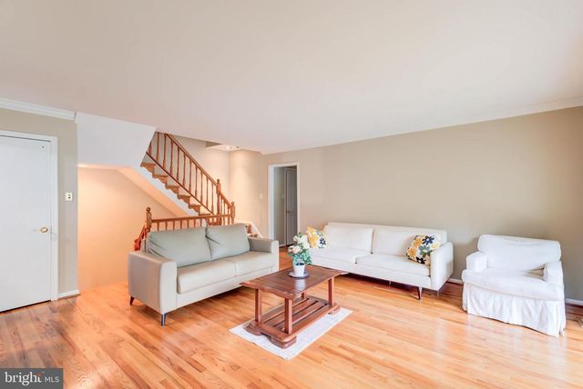 2329 S ROLFE ST, Arlington, VA 22202