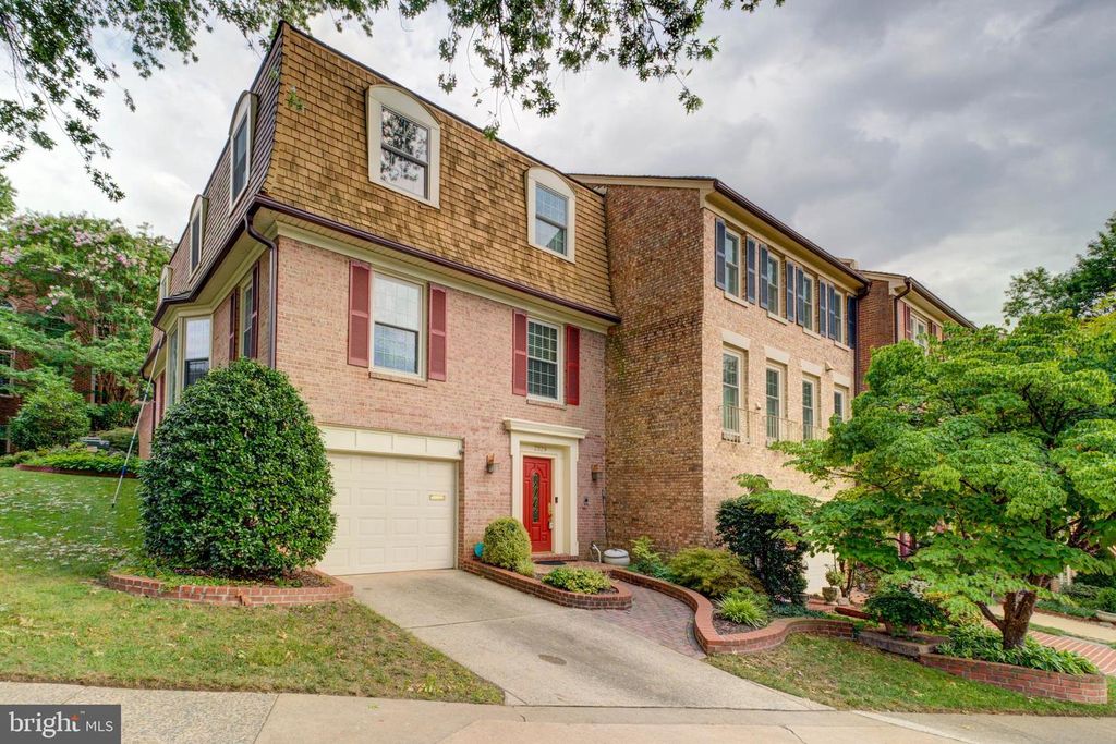 2329 S ROLFE ST, Arlington, VA 22202