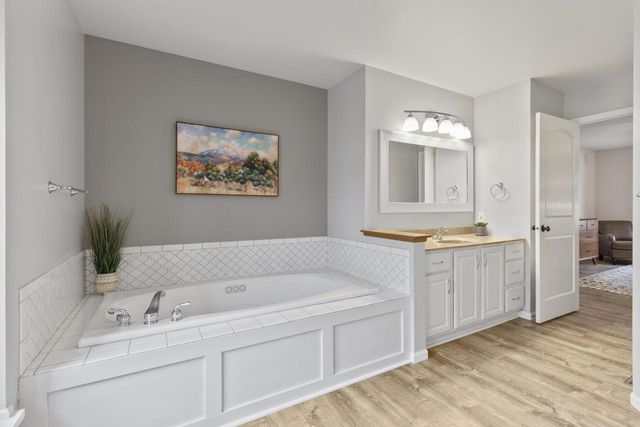 1200 Red Cedar COURT, Onalaska, WI 54650