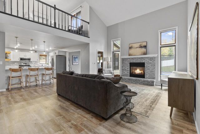 1200 Red Cedar COURT, Onalaska, WI 54650