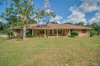 1880 Amanda Ln, Cantonment, FL 32533
