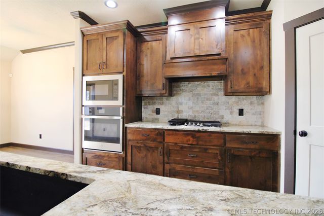 33026 E 146th Street S, Coweta, OK 74429