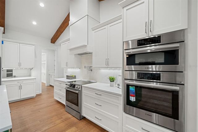 4202 W WOODMERE ROAD, Tampa, FL 33609