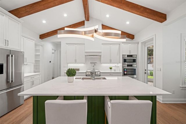 4202 W WOODMERE ROAD, Tampa, FL 33609