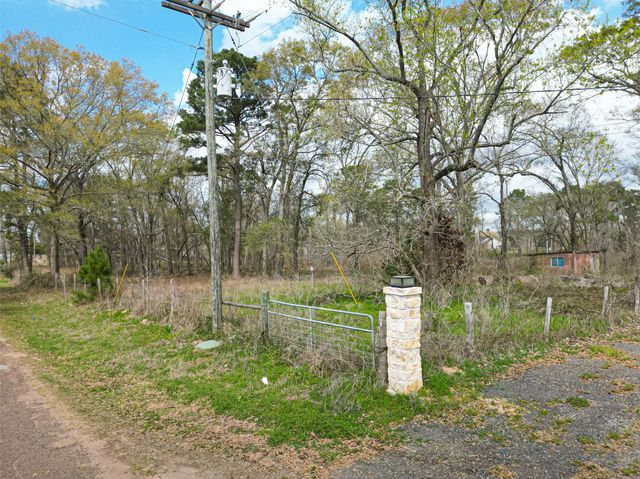 1004 Kelley Road, Conroe, TX 77303