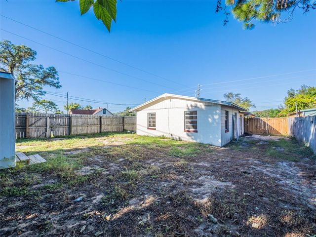 1215 MORIN STREET, Eustis, FL 32726