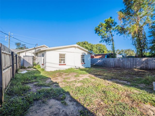 1215 MORIN STREET, Eustis, FL 32726