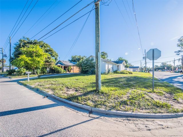 1215 MORIN STREET, Eustis, FL 32726