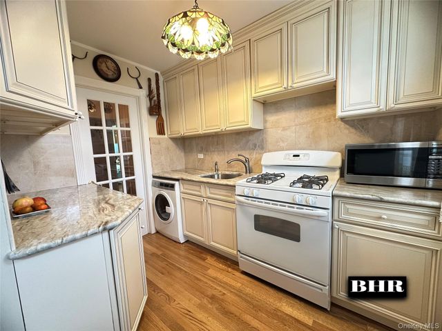 2048 E 58th Street 130F, Brooklyn, NY 11234