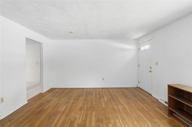 5 Lee Drive, Warren, RI 02885
