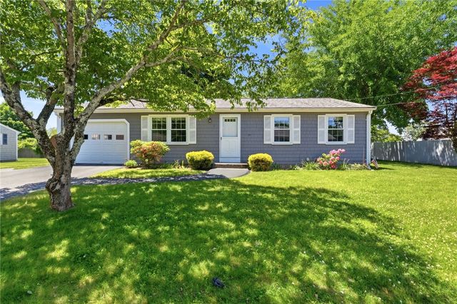5 Lee Drive, Warren, RI 02885