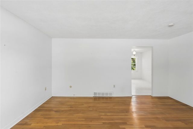 5 Lee Drive, Warren, RI 02885