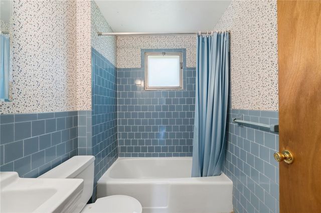 5 Lee Drive, Warren, RI 02885