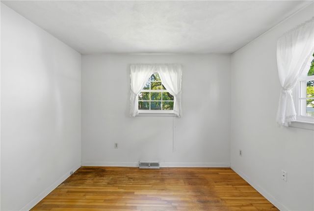 5 Lee Drive, Warren, RI 02885