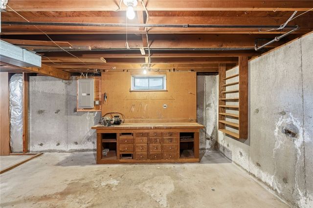 5 Lee Drive, Warren, RI 02885