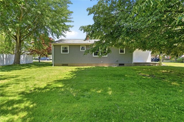 5 Lee Drive, Warren, RI 02885