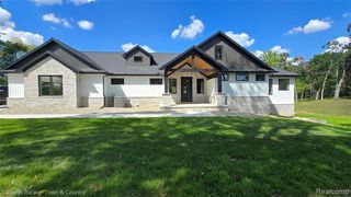 4789 Lakeshire Drive, Howell, MI 48843