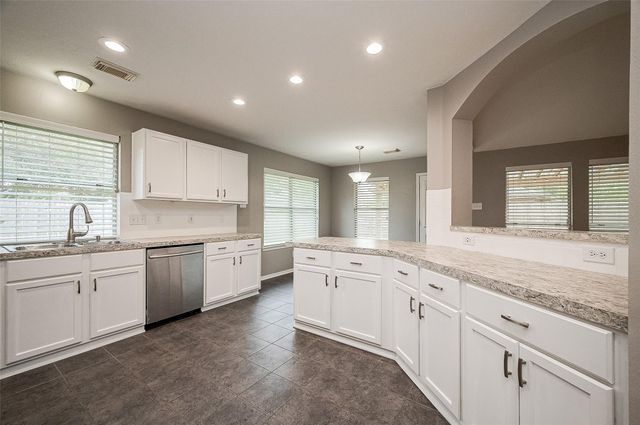 2802 Burgess Hill Court, Pearland, TX 77584