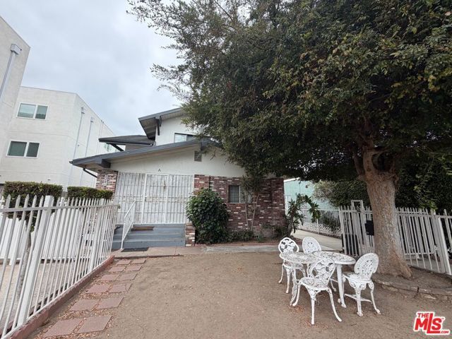2240 Crenshaw Boulevard B, Los Angeles, CA 90016
