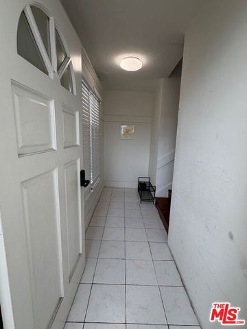 2240 Crenshaw Boulevard B, Los Angeles, CA 90016