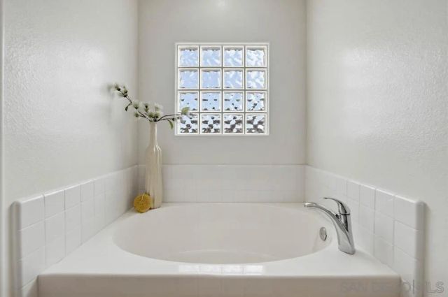 12701 Oak Knoll Rd, Poway, CA 92064