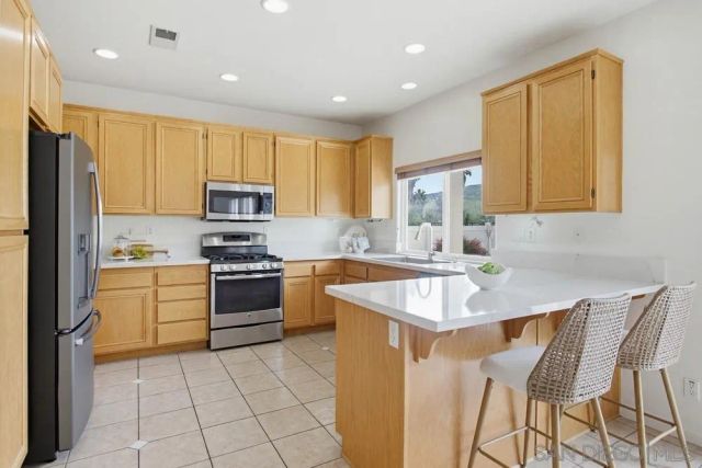 12701 Oak Knoll Rd, Poway, CA 92064