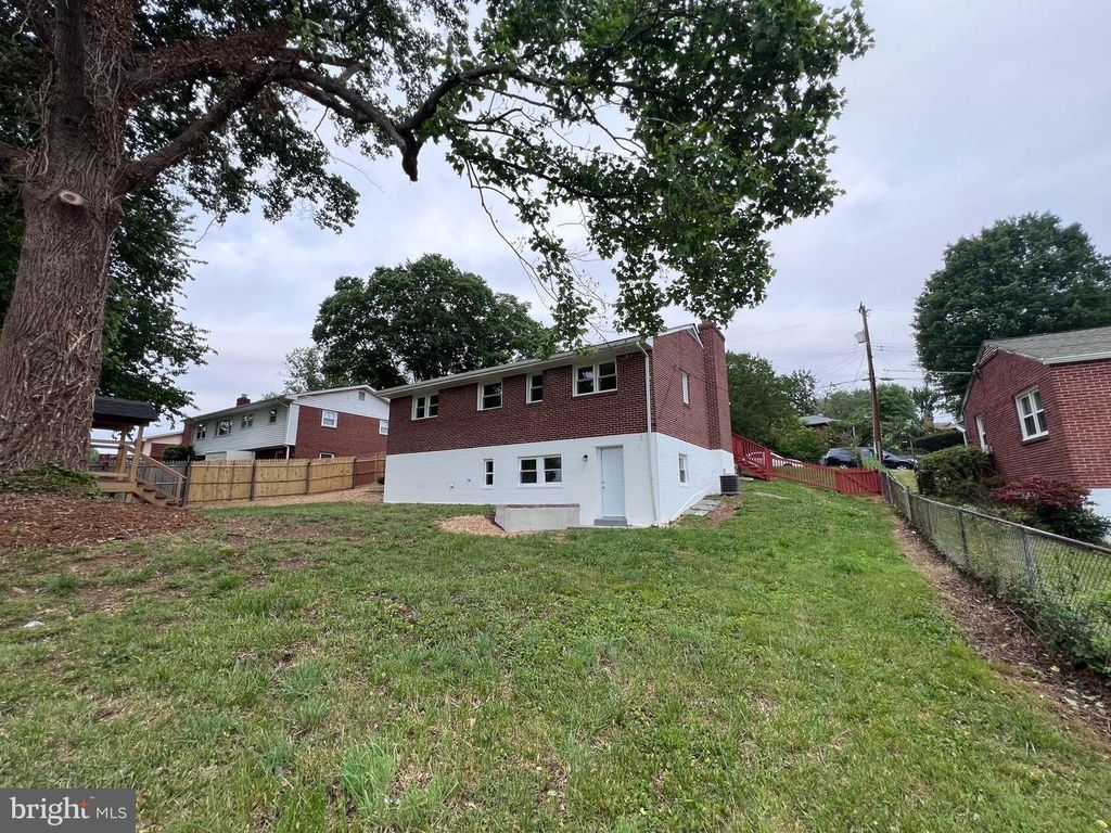 Image 14 of property listing at 8125 MURRAY HILL DR, Fort Washington, MD 20744