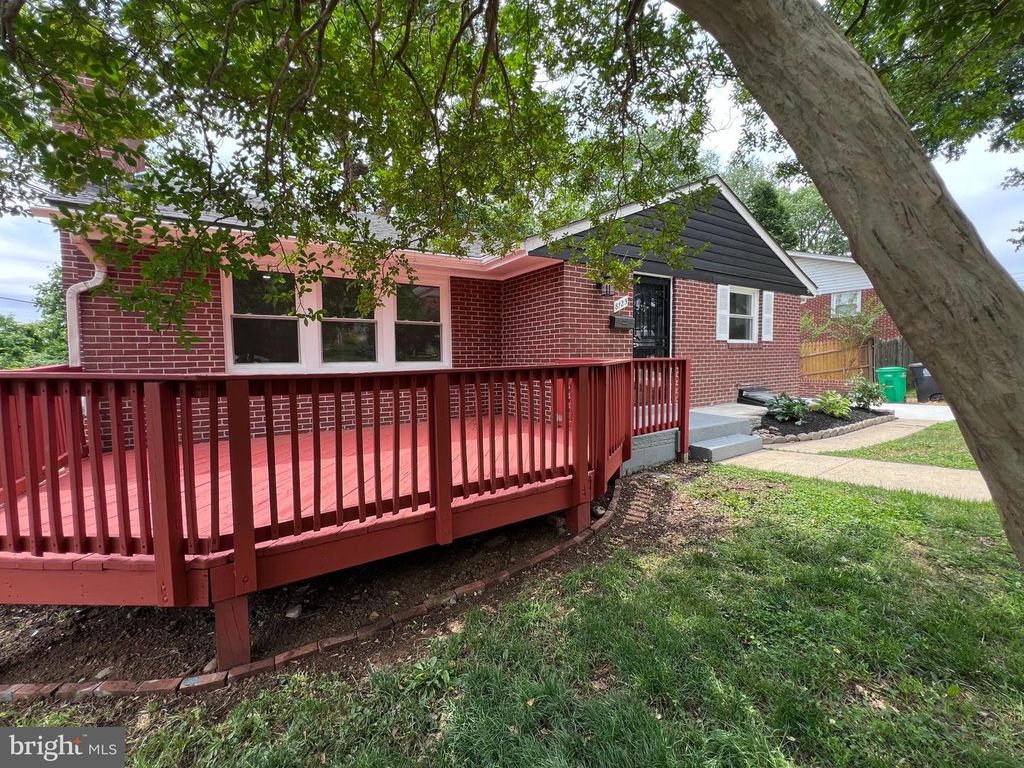 Image 19 of property listing at 8125 MURRAY HILL DR, Fort Washington, MD 20744