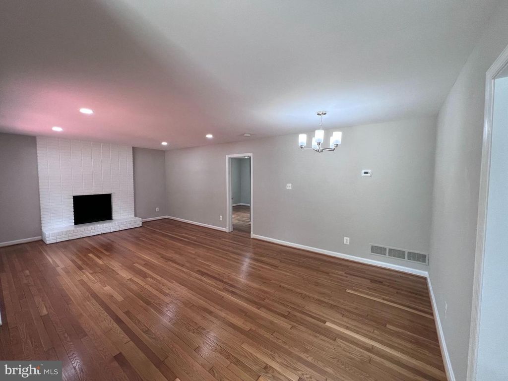 Image 24 of property listing at 8125 MURRAY HILL DR, Fort Washington, MD 20744