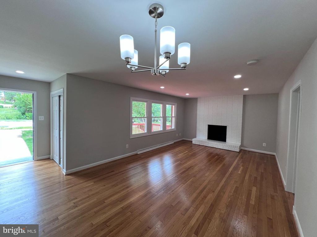 Image 26 of property listing at 8125 MURRAY HILL DR, Fort Washington, MD 20744