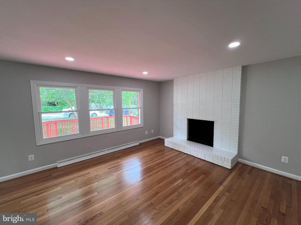 Image 27 of property listing at 8125 MURRAY HILL DR, Fort Washington, MD 20744