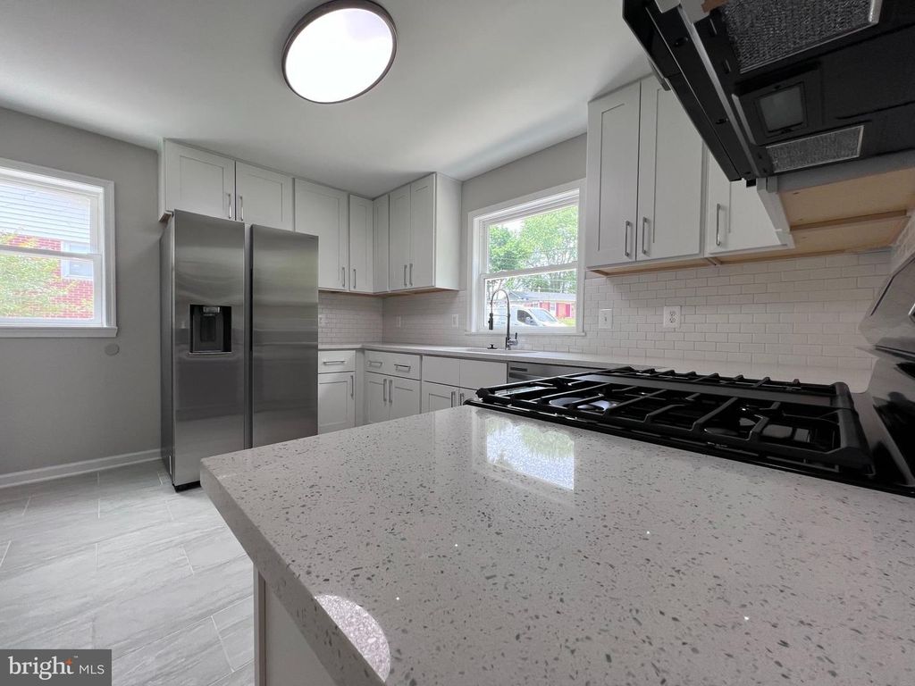 Image 31 of property listing at 8125 MURRAY HILL DR, Fort Washington, MD 20744